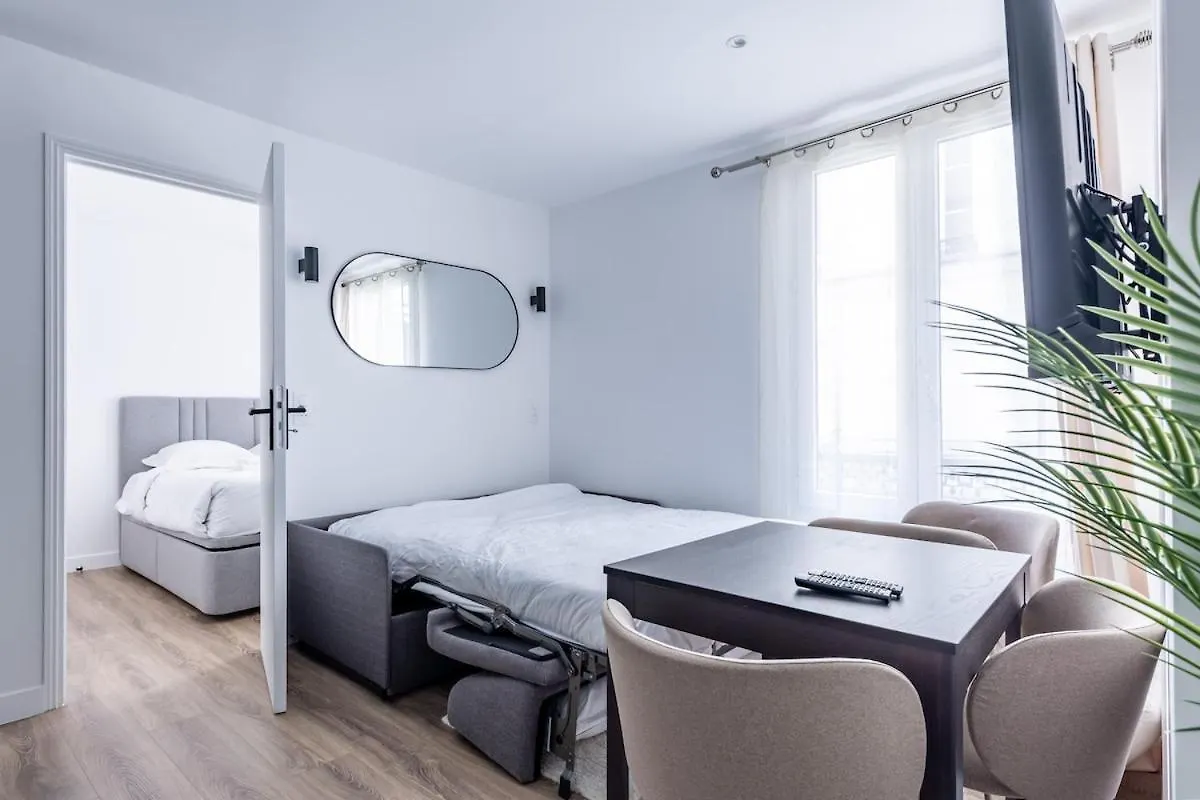 Chic 4-Star Studio Only 10 Minutes From Le Marais Paris Apartment