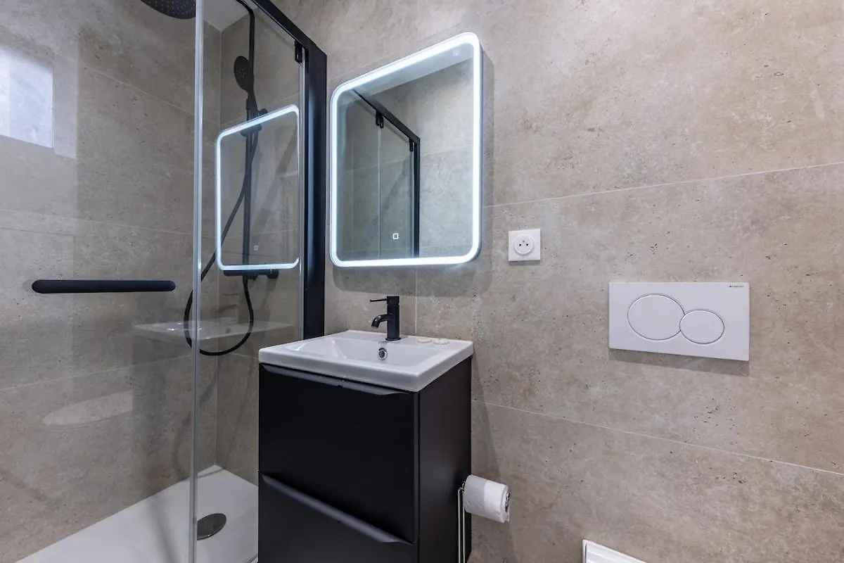 Chic 4-Star Studio Only 10 Minutes From Le Marais Paris