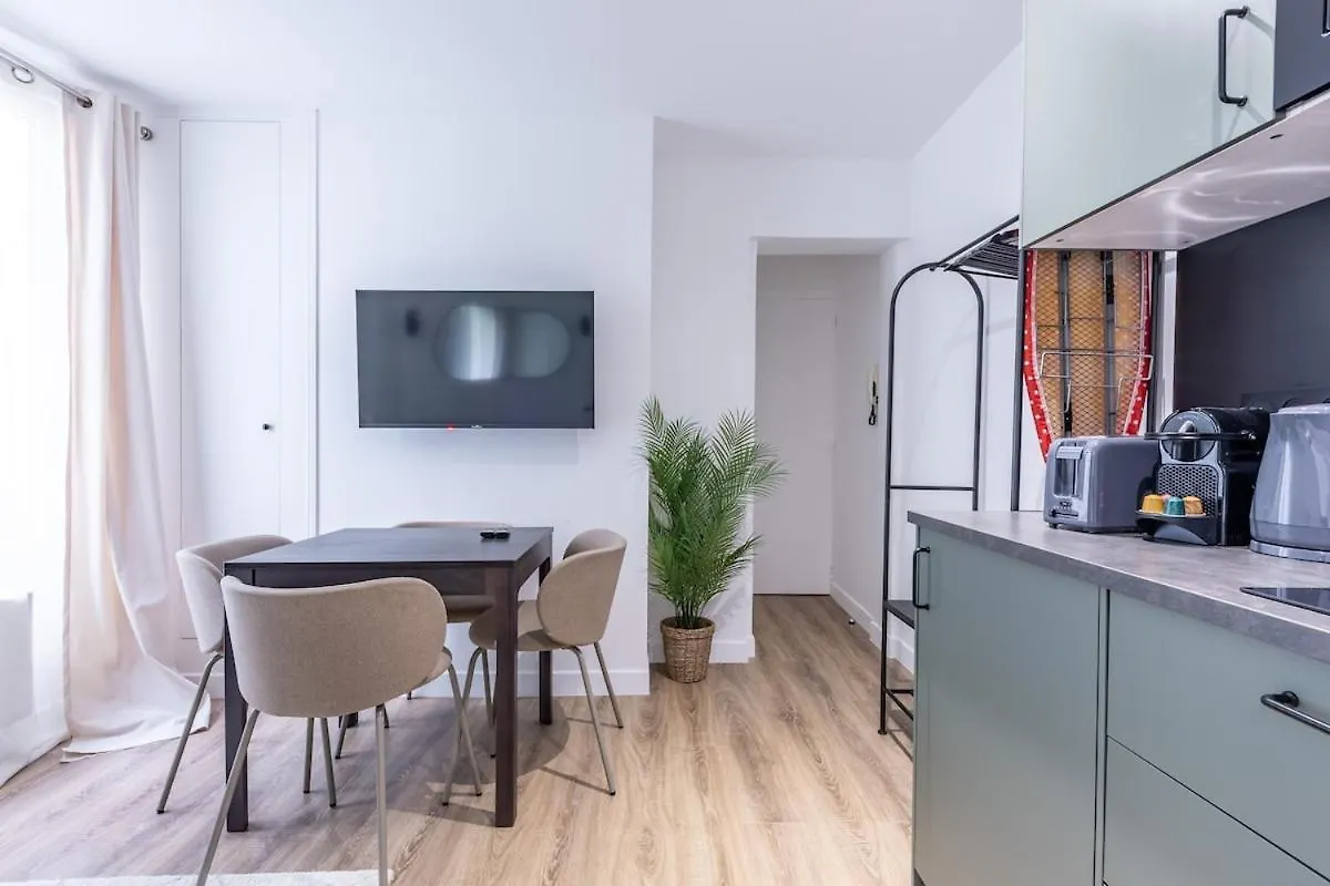 Chic 4-Star Studio Only 10 Minutes From Le Marais Paris